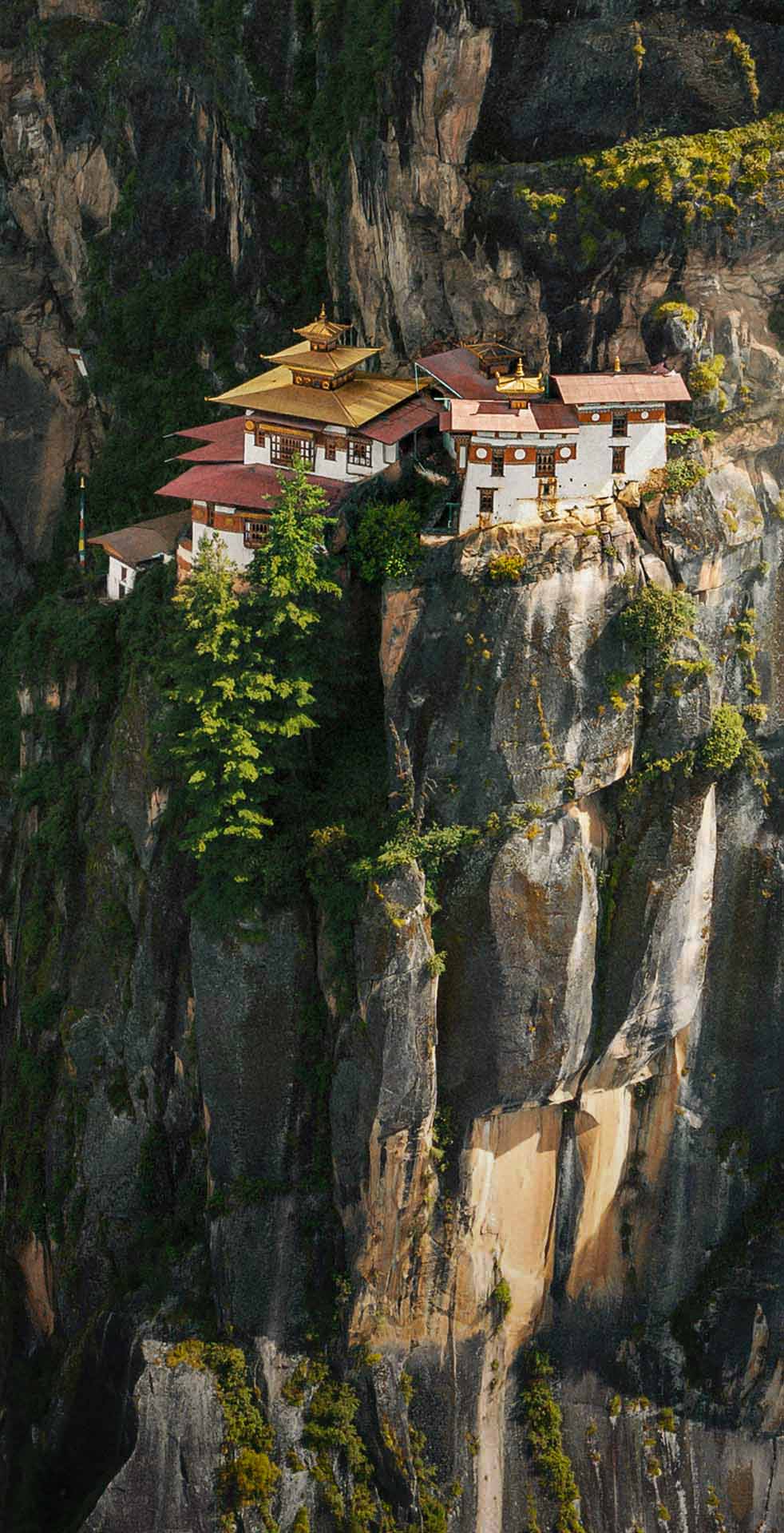Traditional Bhutanese cultural architecture and dress